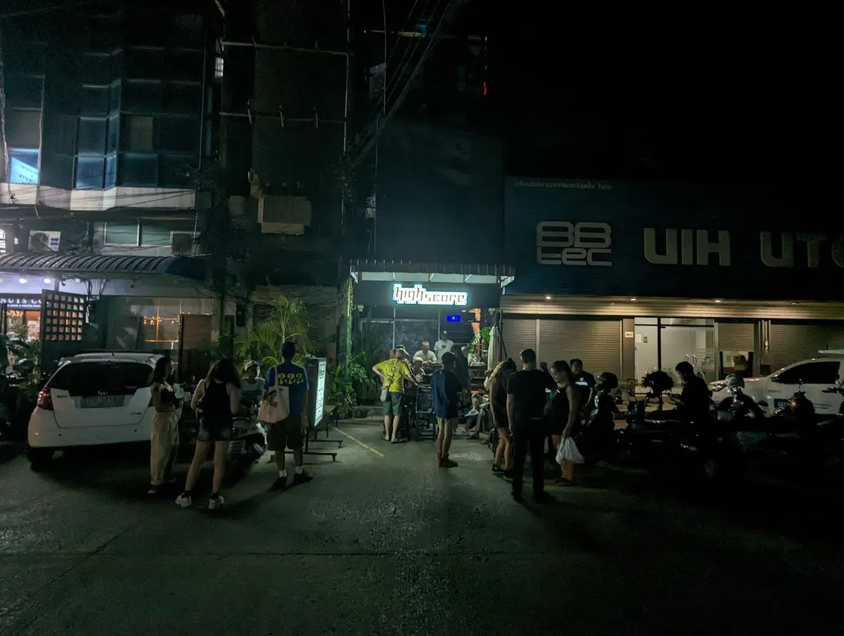 Modern exterior of Highscore Bar